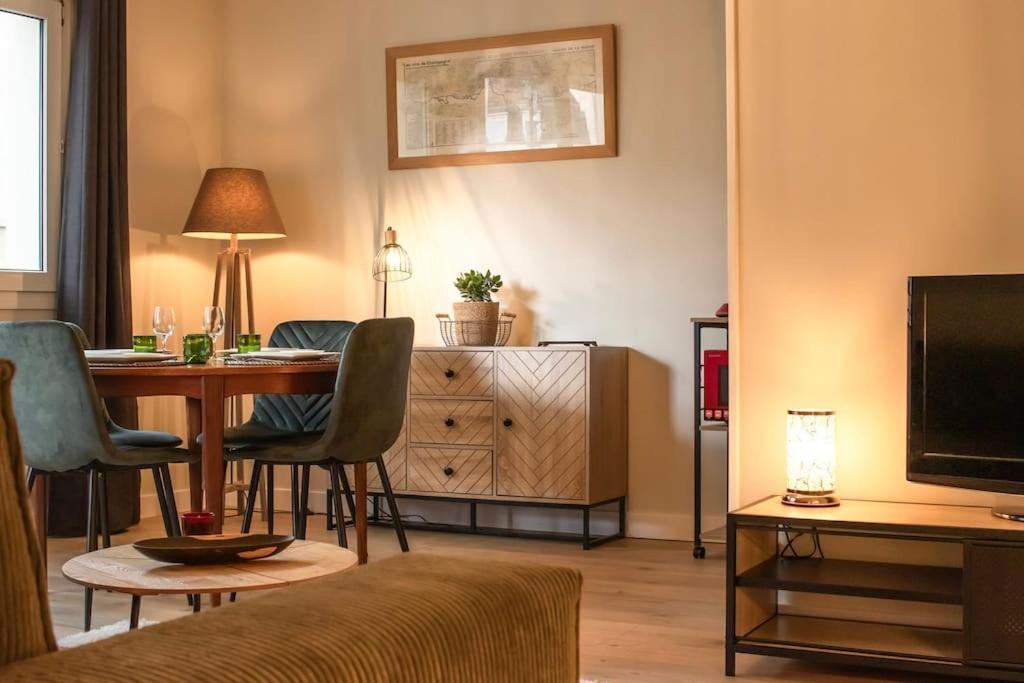 Logement Centre Ville De Reims - Commerces - Wifi ภายนอก รูปภาพ