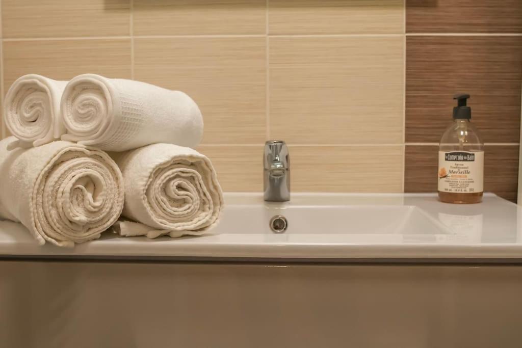 Logement Centre Ville De Reims - Commerces - Wifi ภายนอก รูปภาพ
